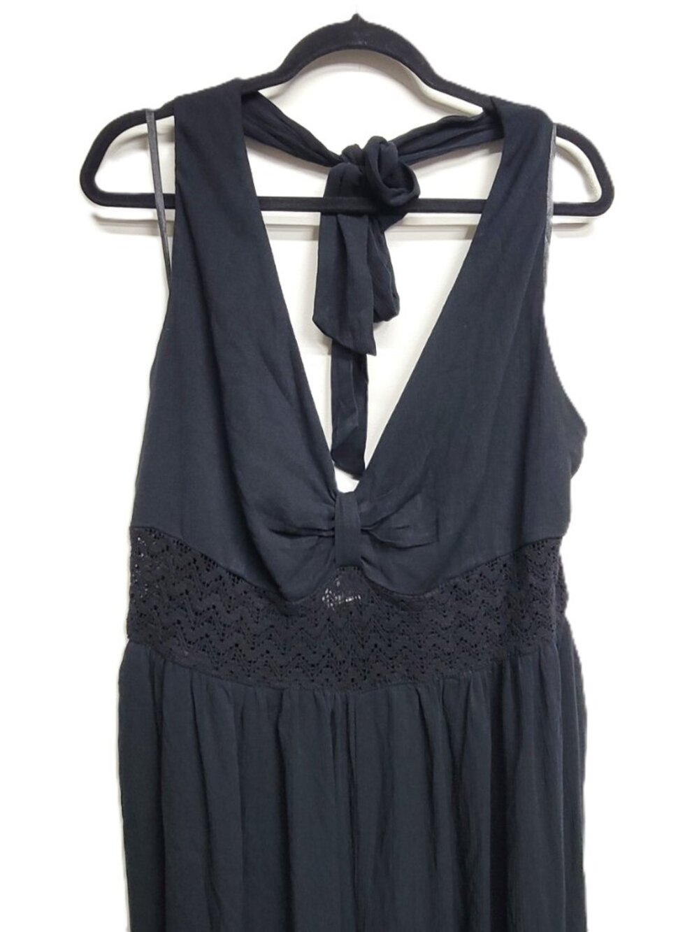 NWT Torrid 2 Festi Black Halter Jumpsuit with Lace Detail 2X 18 20 - Picture 7 of 11